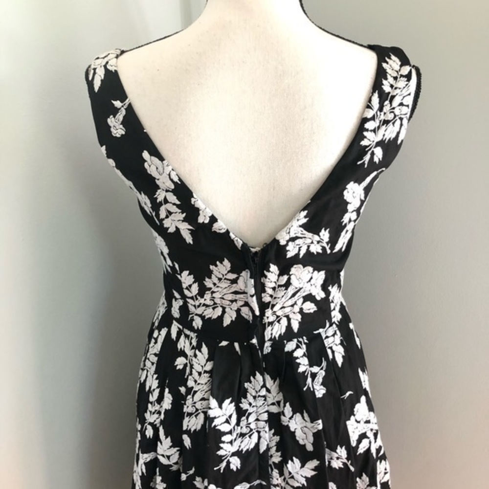 Betsey Johnson Black White Floral Cocktail Dress 4 - Picture 10 of 10